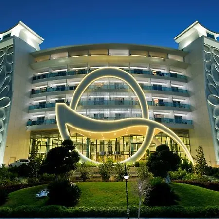 Q Premium Отель 4*